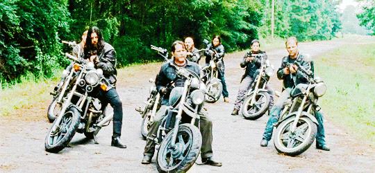 Daryl Dixon fa esplodere gli amici di Negan