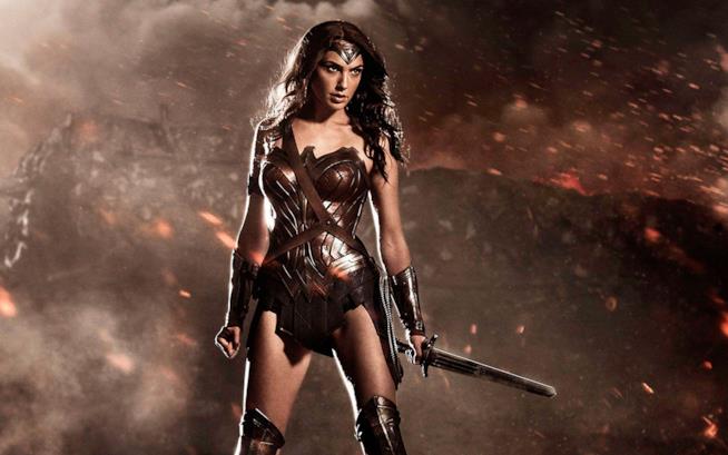 Gal Gadot è Wonder Woman in una scena di Batman v Superman Gal Gadot nei panni di Wonder Woman in Batman v Superman