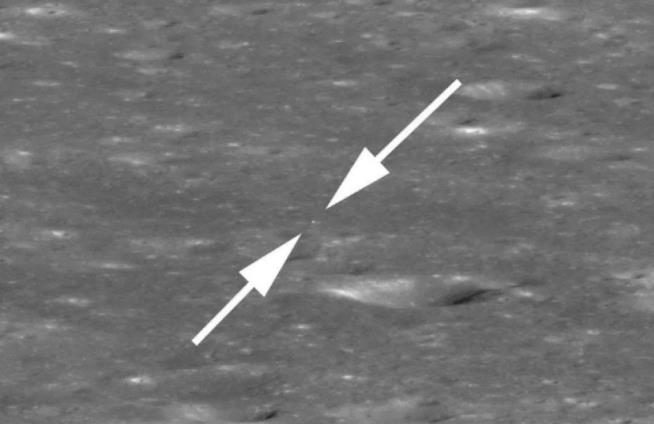 NASA cattura immagine della missione cinese Chang'e 4 sul 'lato oscuro della Luna' Uno sguardo ravvinato a una foto di Chang'e 4 sulla Luna