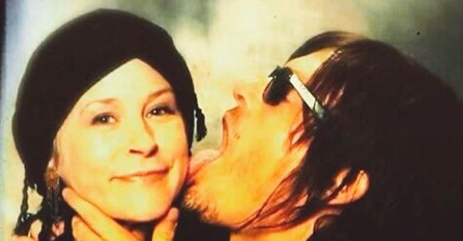 Norman Reedus lecca in faccia Melissa McBride Norman Reedus lecca in faccia la collega Melissa McBride
