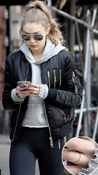 L'anello di Gigi Hadid Il dettaglio dell'anello nuovo di Gigi Hadid