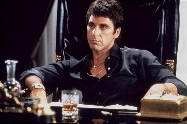 Al Pacino nei panni di Tony Montana Al Pacino è Tony Montana