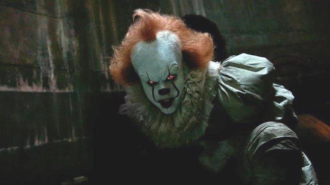 IT, incassi da record anche per la seconda settimana di programmazione Il mostro Pennywise nel film IT