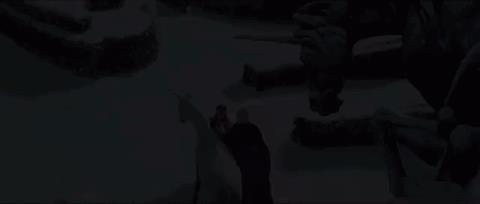 Beauty and the Voldemort, la scena con l'unicorno Belle e Lord Voldemort accarezzano un unicorno