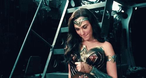 Wonder Woman 2 Wonder Woman in una GIF