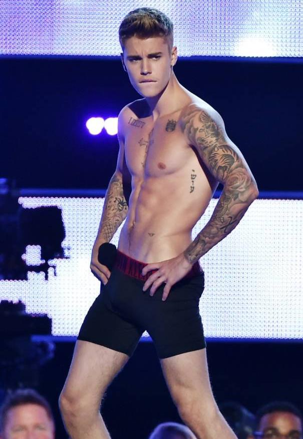 Justin Bieber vs Instagram Una sexy immagine di Justin Bieber