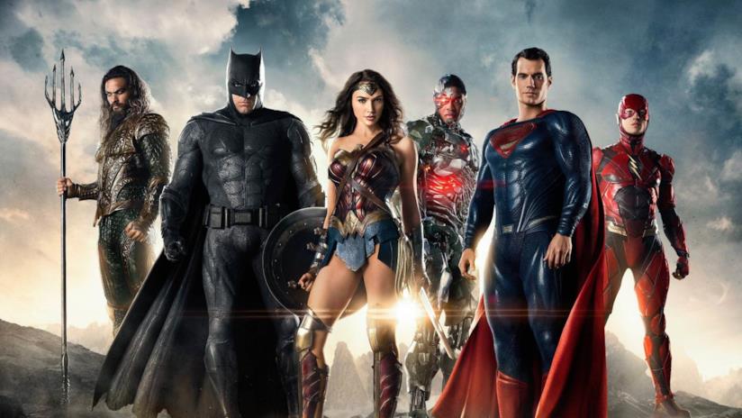 La Justice League cinematografica del DC Extended Universe Gli interpreti della Justice League a figura intera, nel costume del corrispondente supereroe