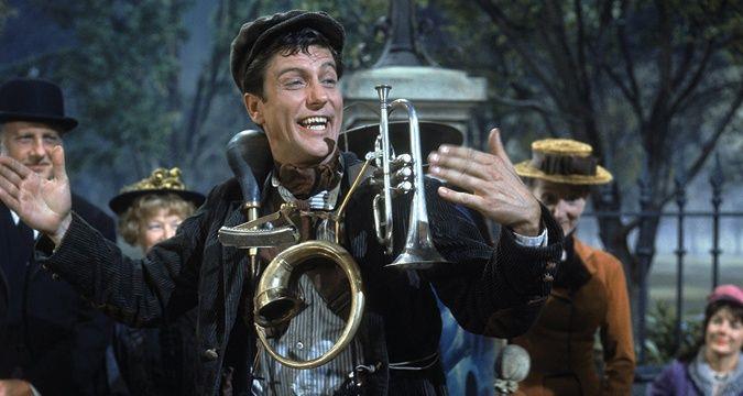 Mary Poppins - Bert Una scena di Mary Poppins con lo spazzacamino Bert