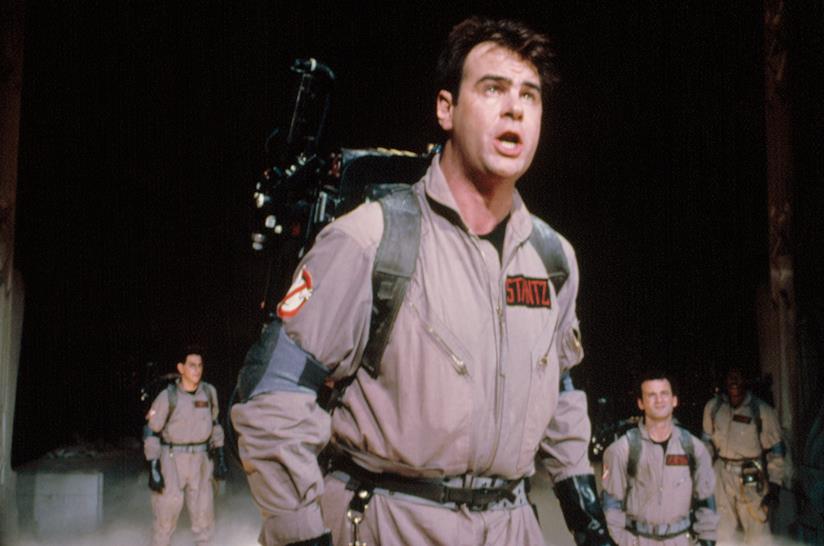 Dan Aykroyd contro Paul Feig, l'attore accusa il regista di Ghostbusters per il budget extra-large Dan Aykroyd in una scena di Ghostbusters - Acchiappafantasmi