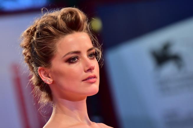 Amber Heard dona i 7 milioni di dollari ottenuti dal divorzio con Johnny Depp in beneficenza Primo piano di Amber Heard