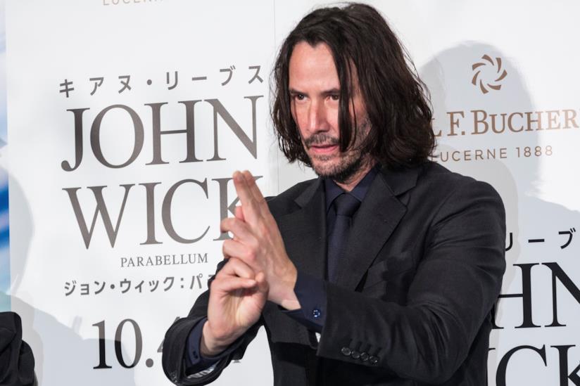 Keanu Reeves è entusiasta delle sceneggiature di Matrix 4 Keanu Reeves a un evento per John Wick in Giappone