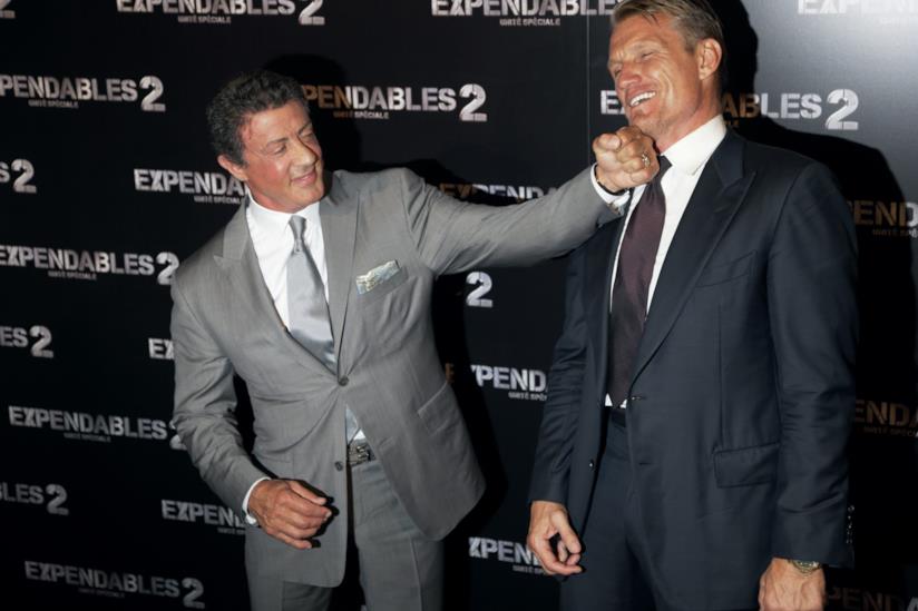 In attesa di Rambo: last Blood e Creed 3, ecco The International, il nuovo progetto di Sylvester Stallone e Dolph Lundgren Sylvester Stallone e Dolph Lundgren ad una premiere