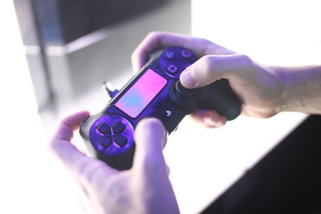 Un gamer disabile torna a giocare su PS4 grazie a Sony Il Dualshock 4 di Sony e il suo rivoluzionario touchpad