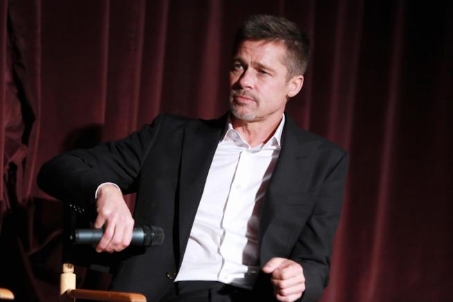 Brad Pitt appare finalmente in pubblico dopo il divorzio da Angelina Jolie Primo piano di Brad Pitt
