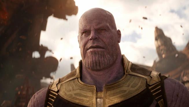 Avengers: Infinity War, i fratelli Russo non erano preparati alla polarità dello schiocco di dita di Thanos Un primo piano di Thanos in Avengers: Infinity War