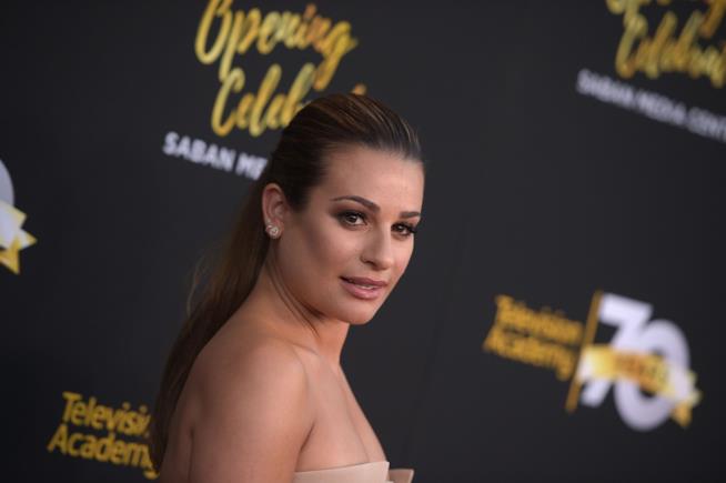 Lea Michele si spoglia per una nota rivista Primo piano di Lea Michele