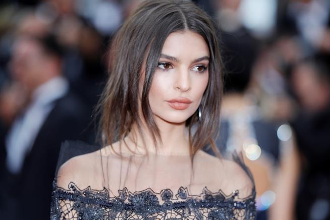 Emily Ratajkowski è troppo sexy per recitare Un primo piano di Emily Ratajkowski