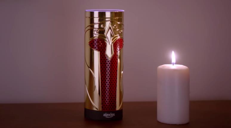 Alexios si trasforma in Amazon Echo per sostituire Alexa Il design a forma di elmo di Amazon Echo dedicato ad Alexios