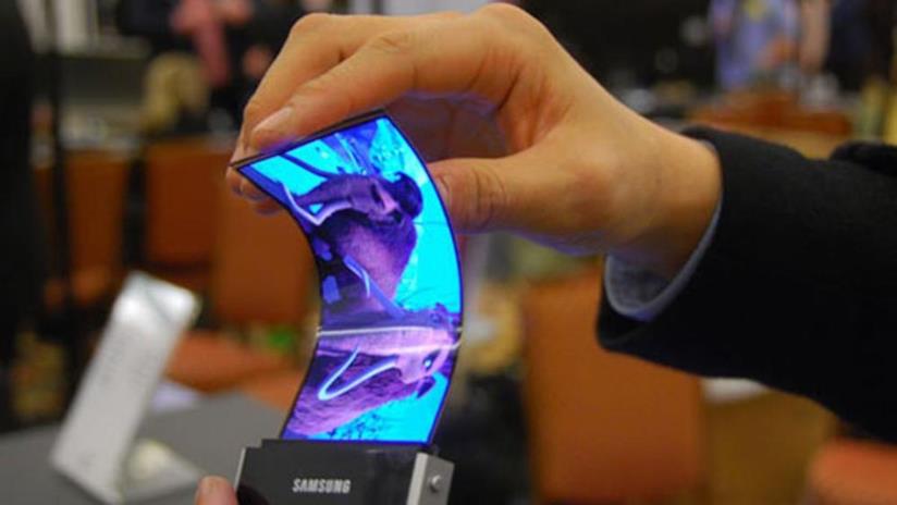 Samsung presenterà agli sviluppatori alcune caratteristiche del suo smartphone pieghevole Un display flessibile presentato da Samsung