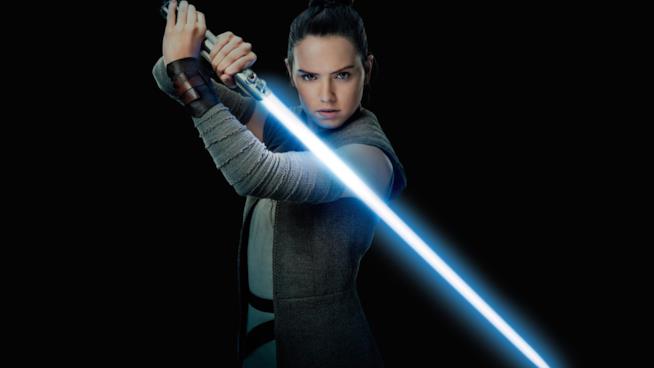 Star Wars Battlefront 2, l'aggiornamento Gli Ultimi Jedi debutta oggi su PC e console Rey impugna la spada laser