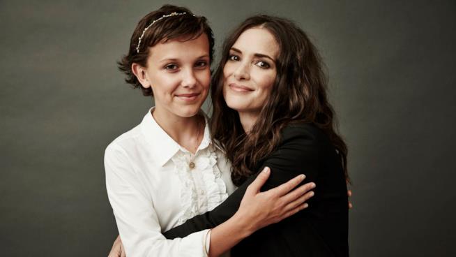 Millie Bobby Brown e Winona Ryder, da Stranger Things a Wayward Pines 3 Millie Bobby Brown e Winona Ryder, le due protagoniste di Stranger Things