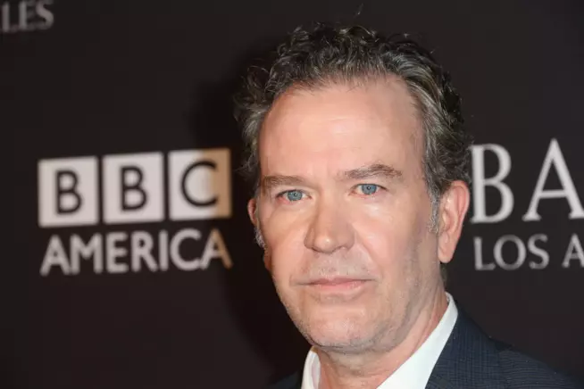 Il prossimo membro del cast de Le Regole del Delitto Perfetto sarà l'attore Timothy Hutton. Ignoto il suo ruolo Lo sguardo glaciale di Timothy Hutton