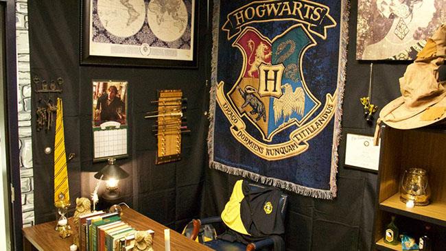 Tutti a lezione ad Hogwarts con la classe ispirata alla saga di Harry Potter Nella classe ispirata alla saga di Harry Potter imparare è una magia