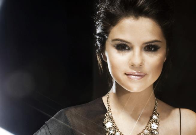Selena Gomez torna su Instagram Primo piano di Selena Gomez