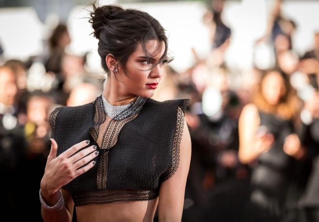 Kendall Jenner vittima di un furto di gioielli da record Primo piano di Kendall Jenner