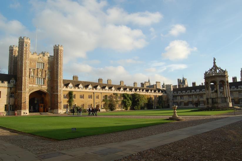 Zombie o vampiro: la domanda era contenuta nel test di ingresso a Oxford L'università di Oxford