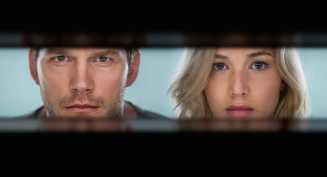 Passengers, Pratt e Lawrence amanti spaziali Chris Pratt e Jennifer Lawrence nel poster di Passengers