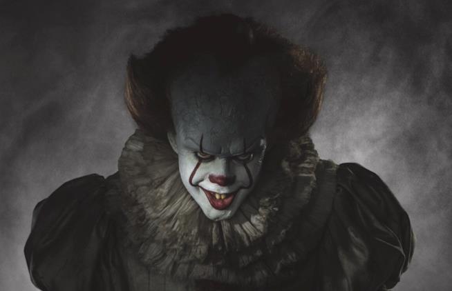 IT, un nuovo teaser in attesa del trailer di domani Il clown Pennywise nel film IT