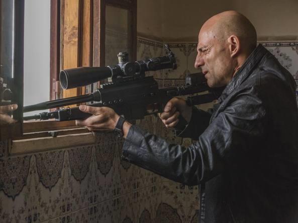 Immagine in anteprima della nuova serie Deep State Deep state, Mark Strong in una scena della serie