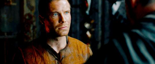 Gendry è diventato un abile fabbro Lo sguardo intenso di Gendry Baratheon