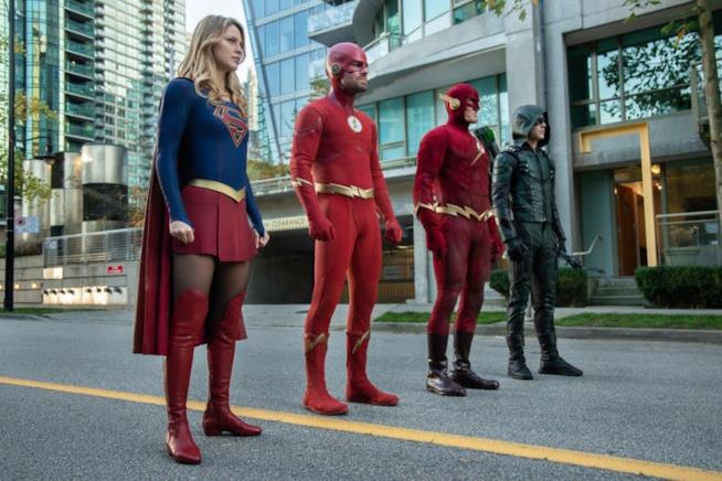 Elsewords tutto quello che sappiamo del crossover DC con The Flash, Arrow e Supergirl Elseworlds, il crossover dell'Arrowverse, spot e immagini