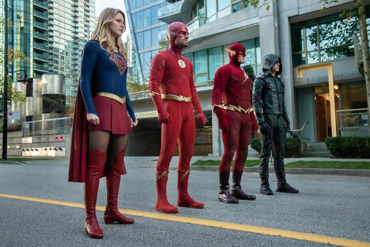 Elsewords tutto quello che sappiamo del crossover DC con The Flash, Arrow e Supergirl Elseworlds, il crossover dell'Arrowverse, spot e immagini