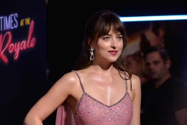 Dakota Johnson diffonde il suo numero di telefono per ascoltare le donne vittime di molestie Dakota Johnson
