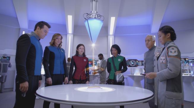 The Orville rinnovata per la seconda stagione The Orville, una scena