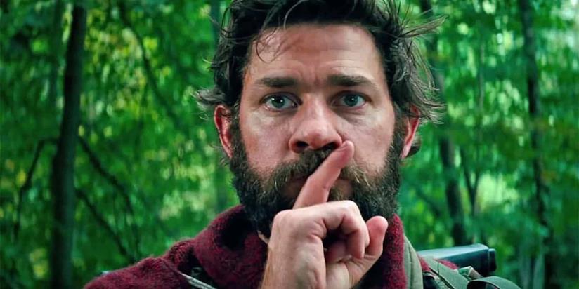 John Krasinski ha già l'idea per realizzare A Quiet Place Part III John Krasinski, nei panni del suo personaggio in A Quiet Place, mentre chiede di fare silenzio
