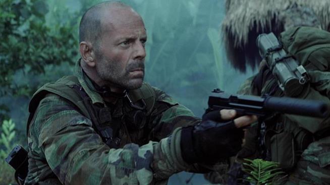 Trama e spiegazione de L'ultima alba, la pellicola con Bruce Willis e Monica Bellucci Bruce Willis in una scena de L'ultima alba