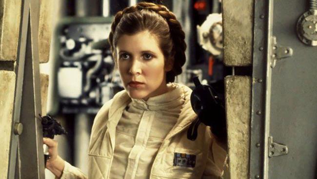 Carrie Fisher: l'ultimo saluto dei colleghi di Star Wars alla Principessa Leila Carrie Fisher nei panni della Principessa Leila Organa sul set di Star Wars