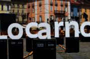 Locarno 70: la top dei migliori film visti al Festival Un'istallazione in Piazza Grande a Locarno 70