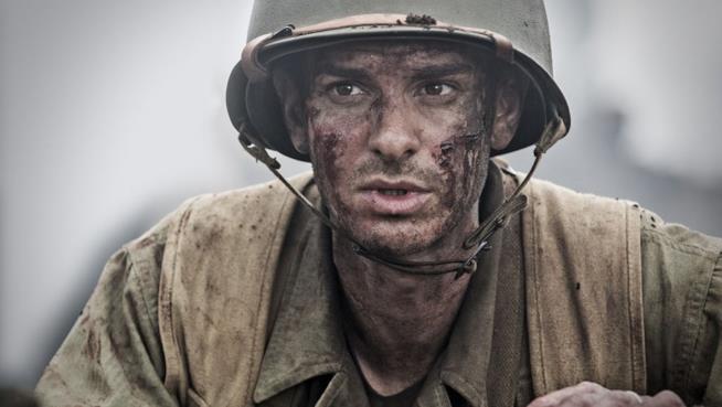 La Battaglia di Hacksaw Ridge, la recensione: Andrew Garfield angelo del campo di battaglia Andrew Garfield in La Battaglia di Hacksaw Ridge