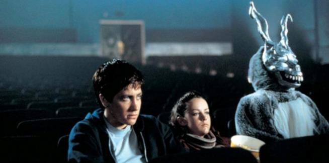 Richard Kelly ha raccontato di essere al lavoro su un probabile sequel di Donnie Darko Donnie Darko, Gretchen e Frank guardano un fil,