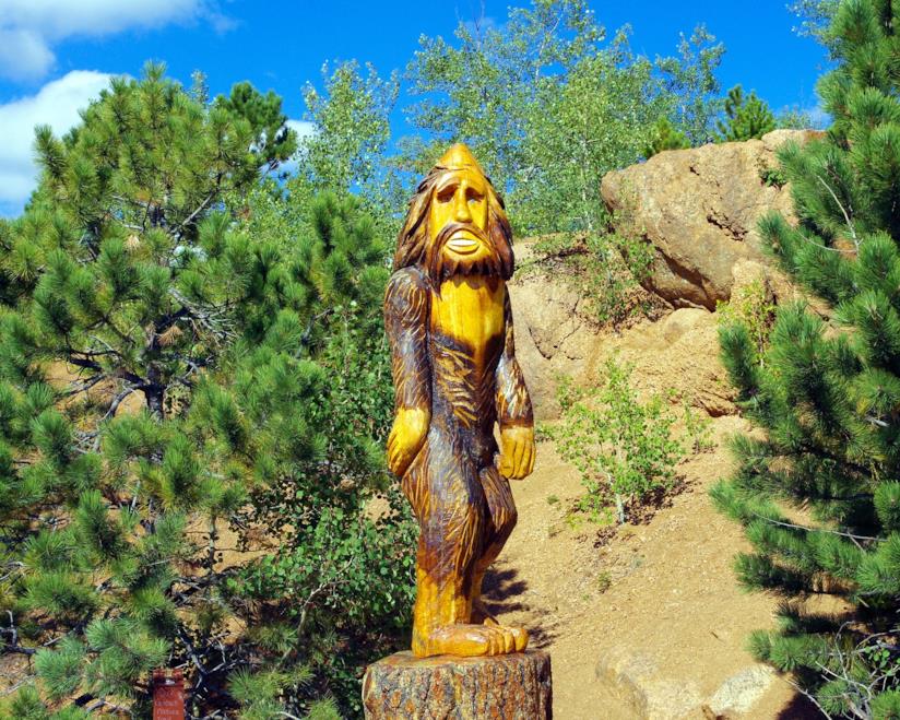 L'FBI pubblica alcuni documenti ufficiali sul Bigfoot Vecchia foto di un possibile avvistamento scattata in California