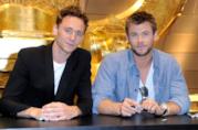 Tom Hiddleston chiese a Chris Hemsworth di prenderlo a pugni sul set