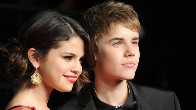 Justin Bieber organizza e poi annulla un appuntamento con Selena Gomez Justin Bieber e Selena Gomez insieme felici