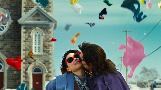 Laurence Anyways, la recensione del film di Xavier Dolan Un'immagine dal film Laurence Anyways