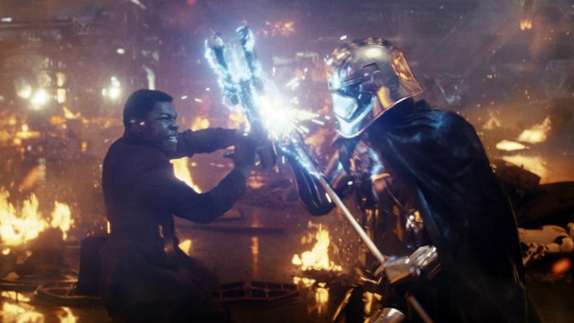 Star Wars: Gli Ultimi Jedi, la scena cancellata con Finn e Phasma e altre Finn contro Phasma e le altre scene cancellate de Gli Ultimi Jedi