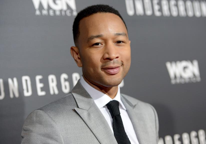 John Legend posta su Instagram una foto della figlia Luna Primo piano di John Legend